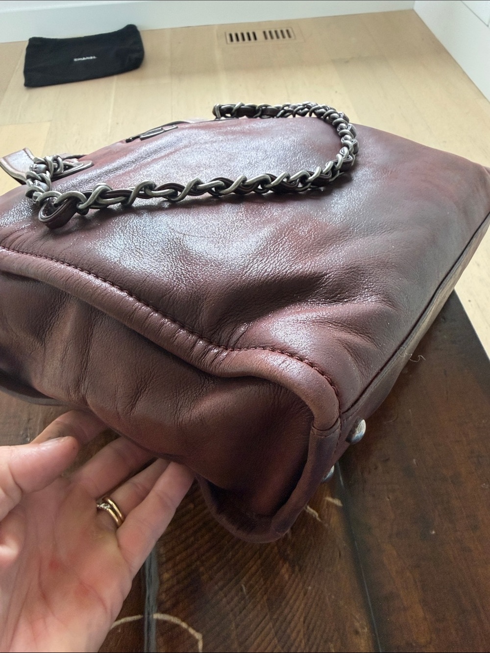 CHANEL Brown soft and crumbled calfskin portobello bag. Very good - Picture 2 of 16